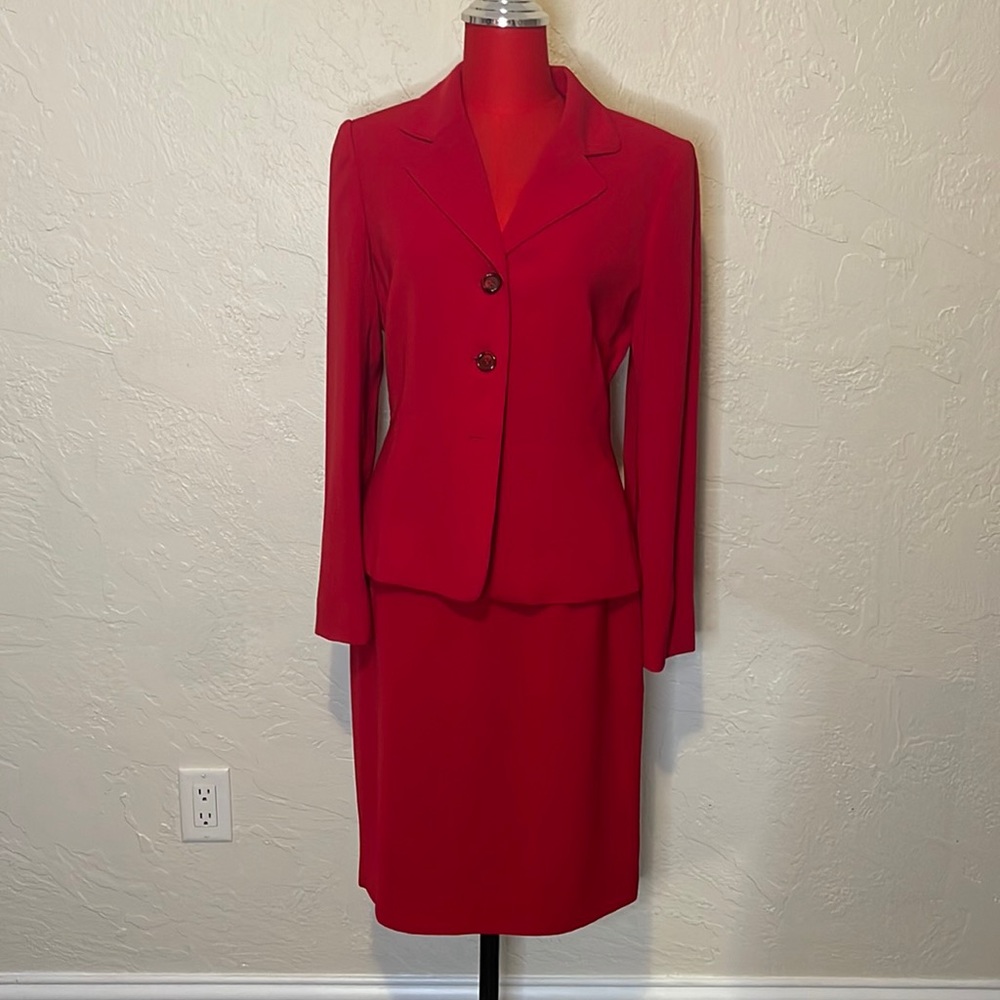 Stresa Skirt Suit Red
